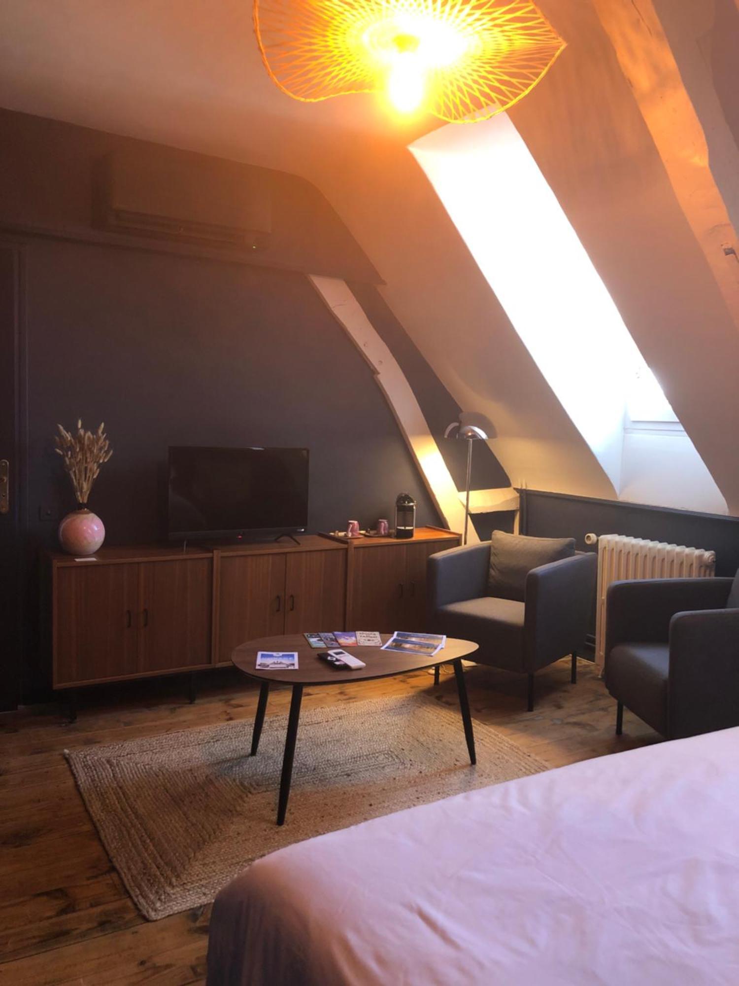 La Maison Aux Murs Anciens Et Ses Chambres Tarbes Buitenkant foto